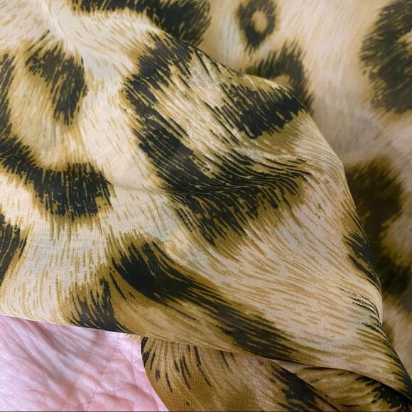 Faith Animal Print Beaded Chiffon Sheer V-Neck Tunic Blouse Size Medium - Picture 7 of 10